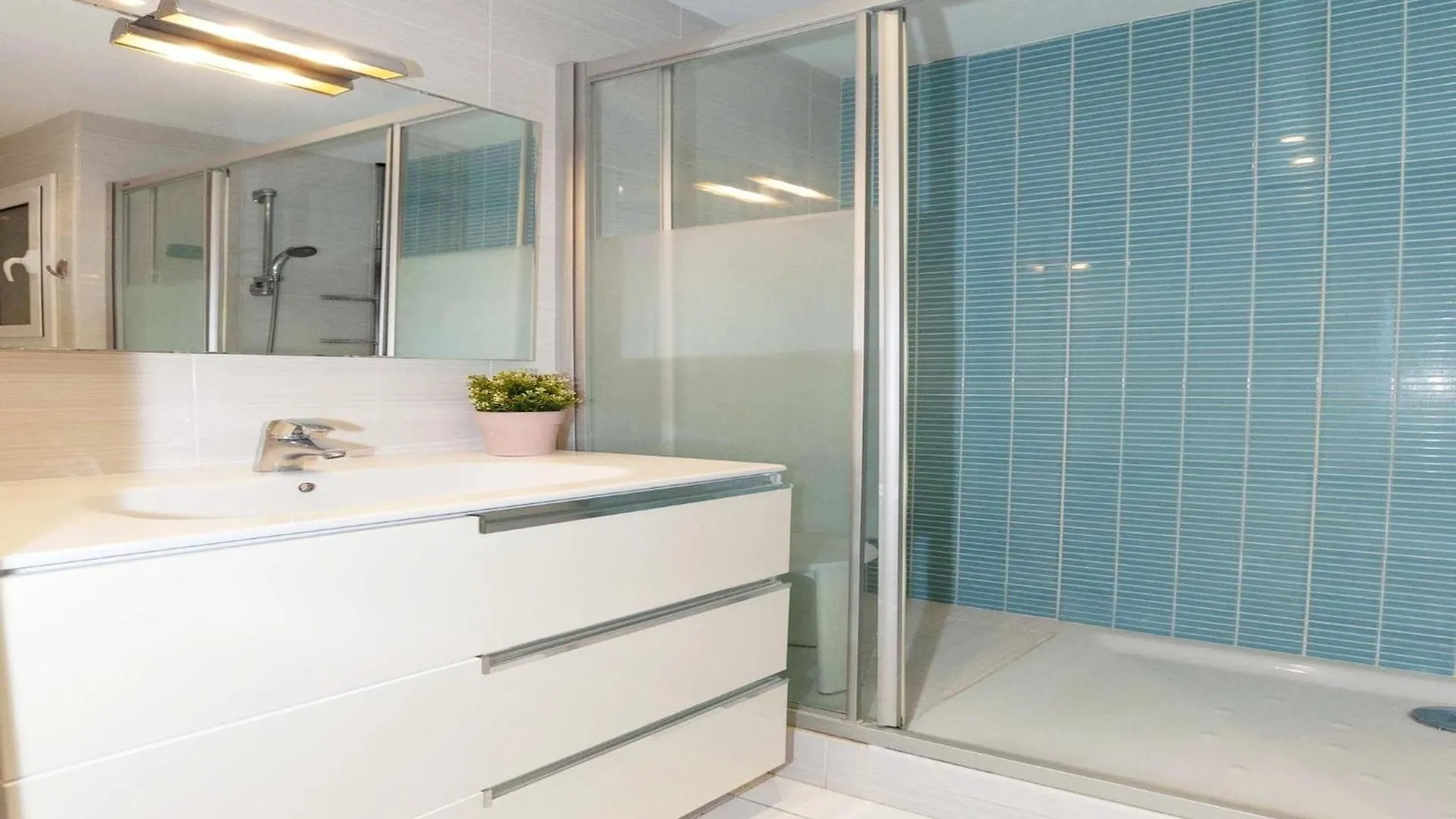 Apartment In Roses, 60 M From Beach