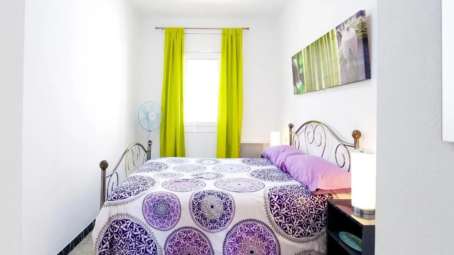 Apartment In Roses, 60 M From Beach